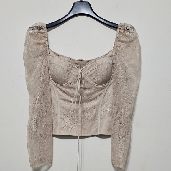 Chelsea & Violet Tops - Chelsea & Violet Women's Top Blouse Size  10 Fits Medium Sweetheart Neckline New